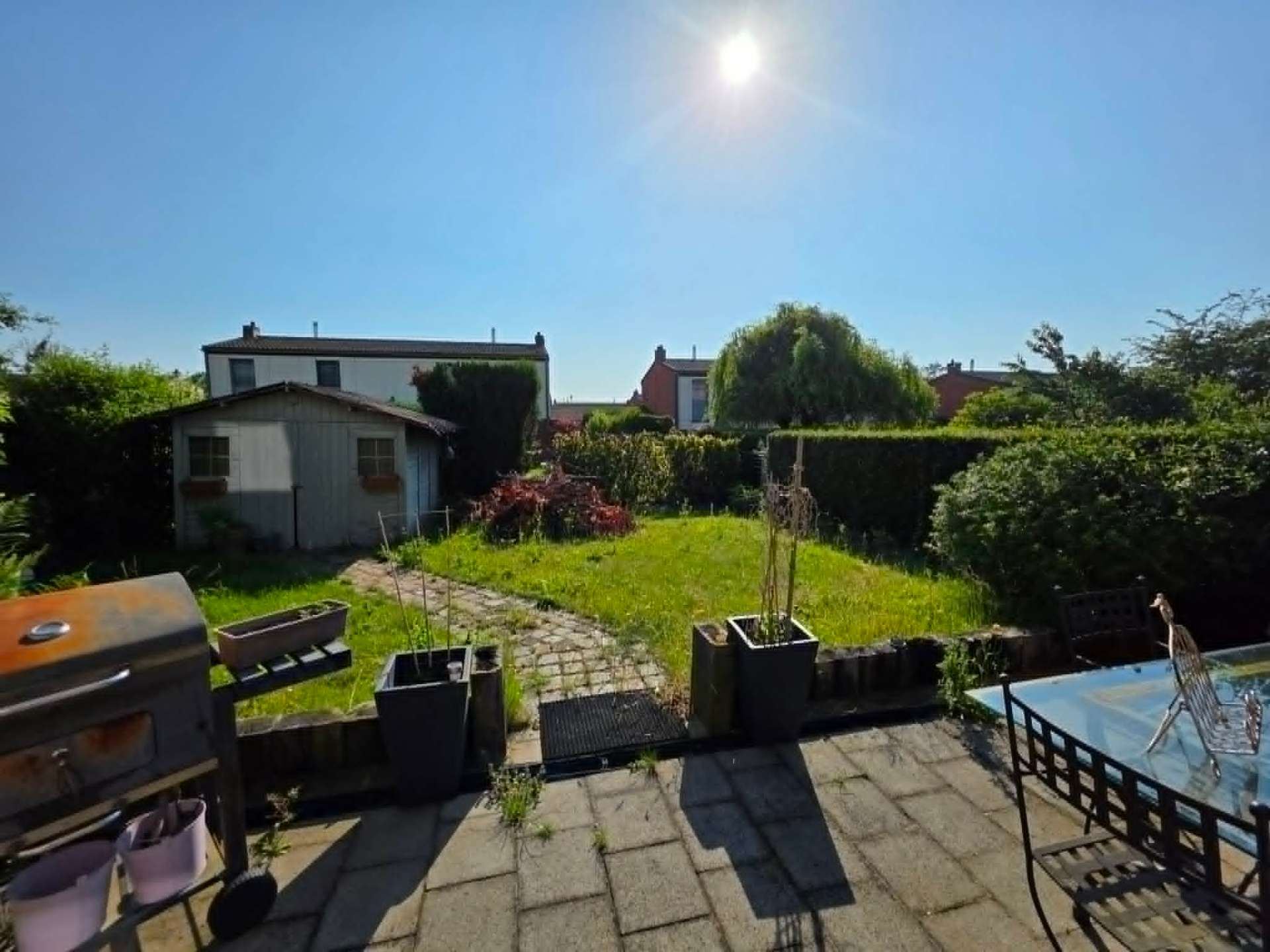 Jardin arrière remis au propre — avant