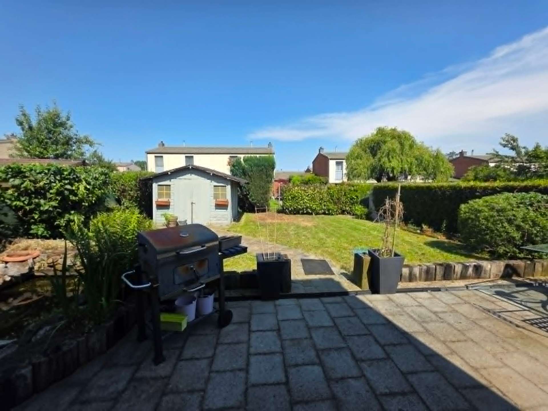 Jardin arrière remis au propre — après